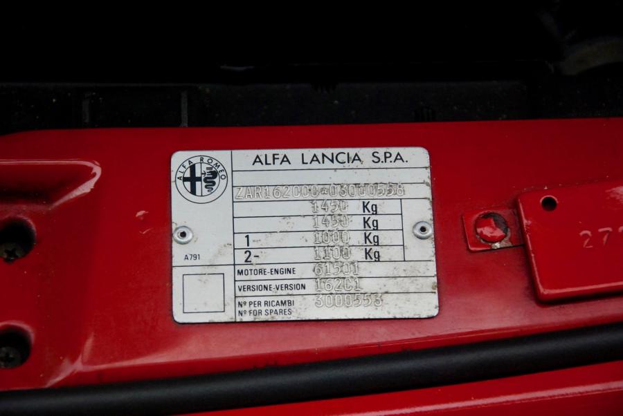 Моторный отсек Alfa Romeo S.Z. (526) 1992 года  (фото 46 из 65)